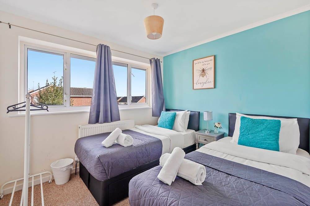Luxurious 4 bed house Maidstone Home with parking in Kent