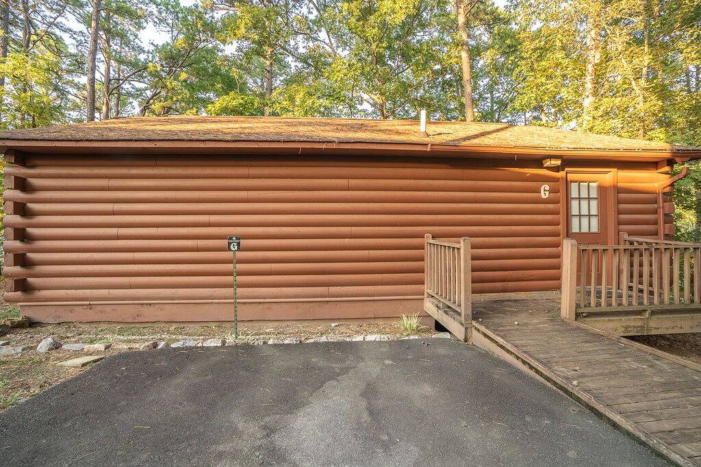 Cabin G at Safe Harbor Brady Mountain on Lake Ouachita! in Lake Ouachita