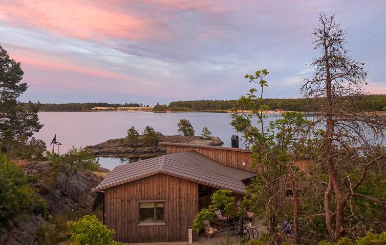 Feriehus for 12 personer, med Terrasse og Hage i Arendal 