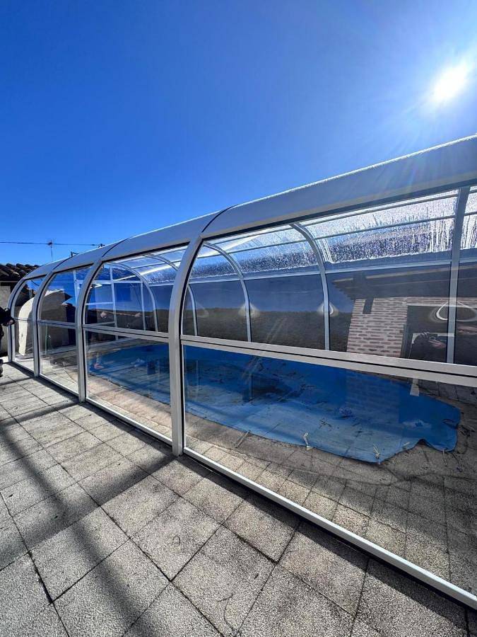 Location de vacances pour 20 personnes, avec Balcon et Terrasse ainsi que Jardin et Piscine dans Crespos