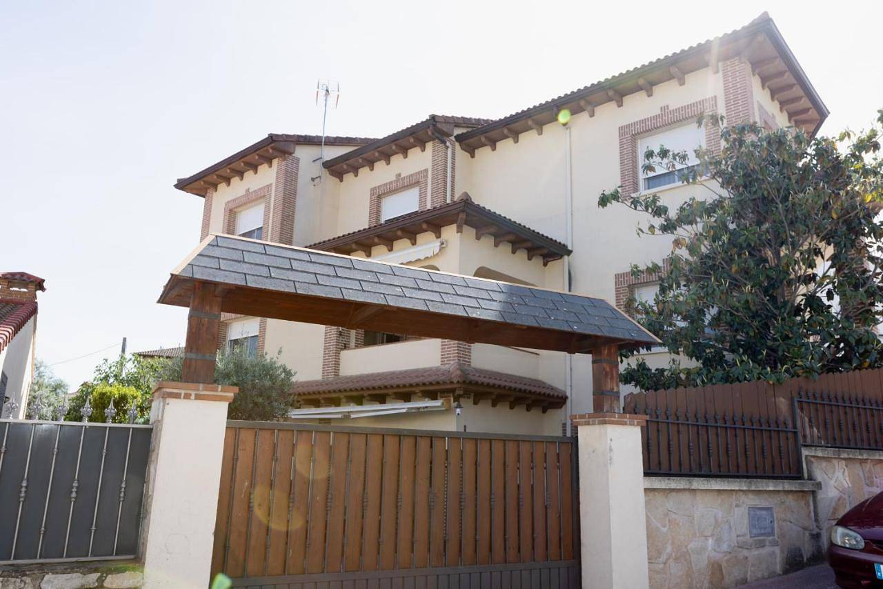 Four-Bedroom House in La Adrada, Provincia de Ávila