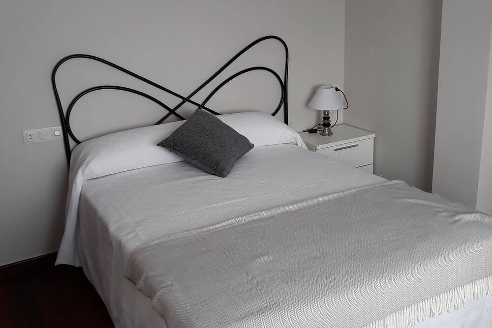 Casa Tía Lola, tourist accommodation in Santiago di Compostela, Provincia della Coruña