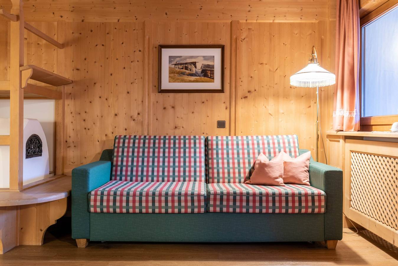 Ganze Wohnung, Ferienwohnung "Cesa Valeria App Monika" mit Bergblick, Gemeinschaftsgarten und Wlan in St. Ulrich in Gröden, Dolomiti Superski