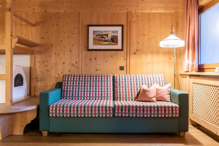 Appartamento intero, Appartamento "Cesa Valeria App Monika" con vista montagne, giardino in comune e Wi-Fi in Ortisei, Dolomiti Superski