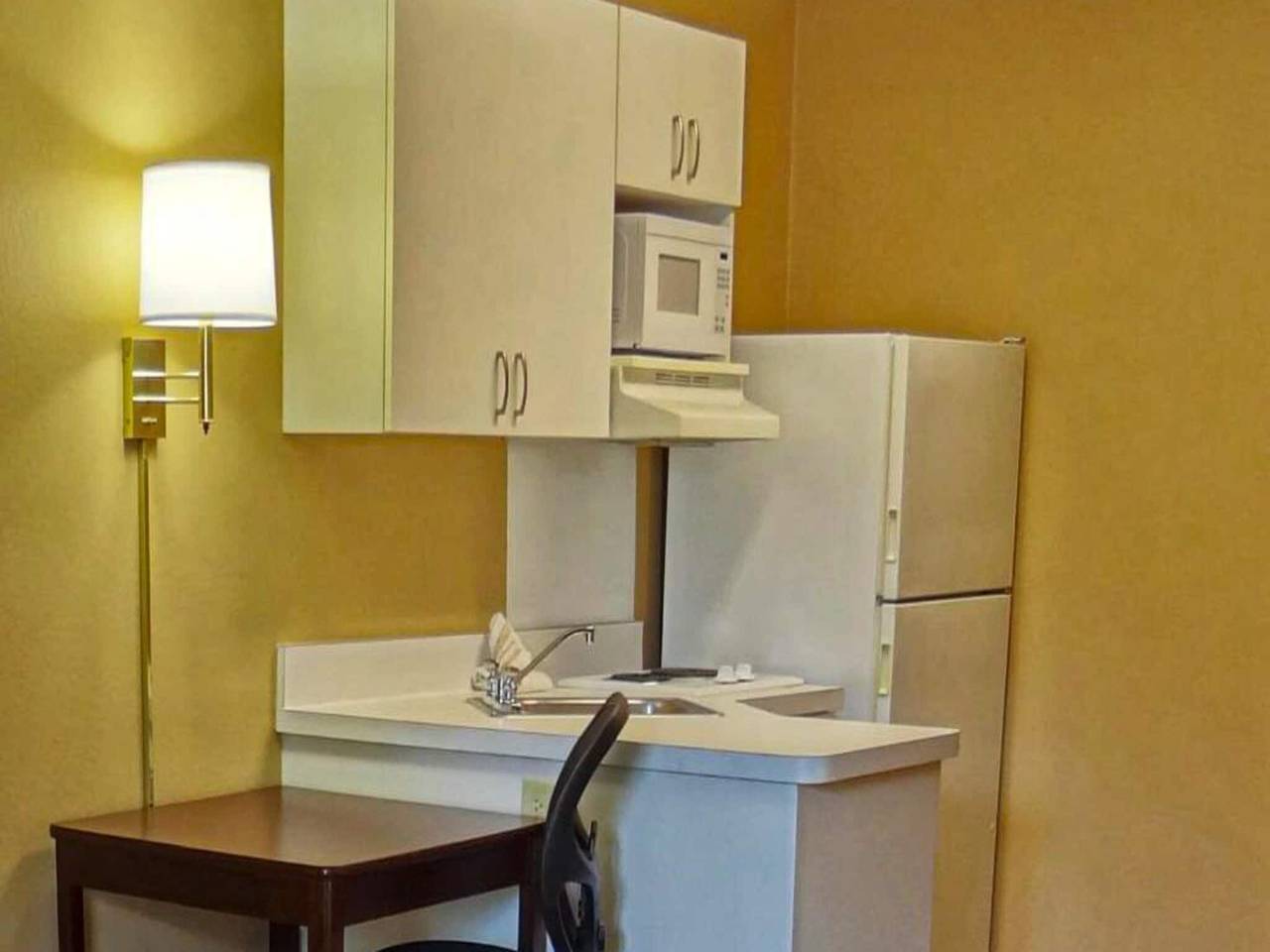 Apartamento entero, 1 Cama King | Para No Fumadores, Cocina in Huntsville, Condado de Madison (AL)