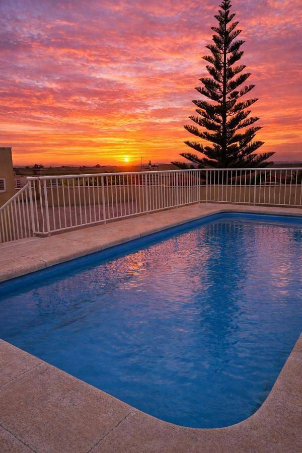 Gîte pour 6 personnes, avec vue ainsi que terrasse et piscine dans Els Muntells