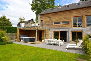 Gîte pour 4 personnes, avec sauna ainsi que jacuzzi et jardin dans Heyd
