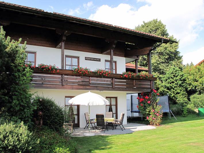 Ferienwohnung für 4 Personen, mit Terrasse und Garten in Bischofsmais