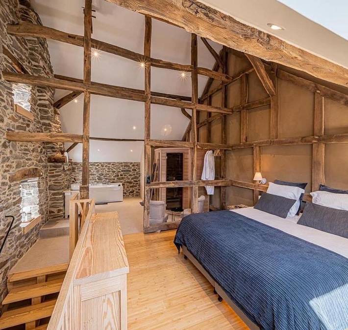 Vakantiehuis voor 2 personen, with zwembad and sauna as well as whirlpool and tuin in Stoumont
