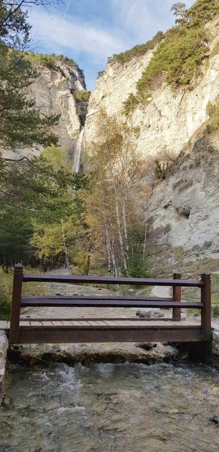 Gîte pour 4 personnes, avec vue ainsi que jardin et terrasse à Avrieux - 3