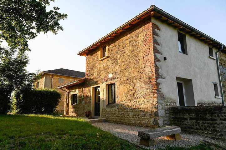 Gîte pour 6 personnes, avec terrasse et jardin