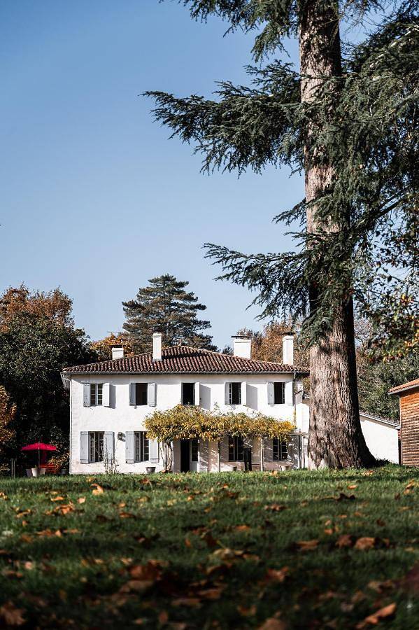 Location de vacances pour 12 personnes, avec jardin et terrasse à Uza - 2