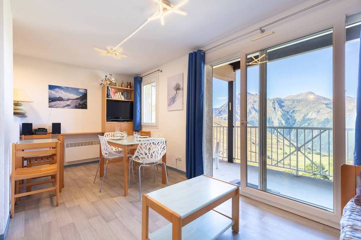 Location de vacances pour 8 personnes, avec vue et balcon à Peyragudes