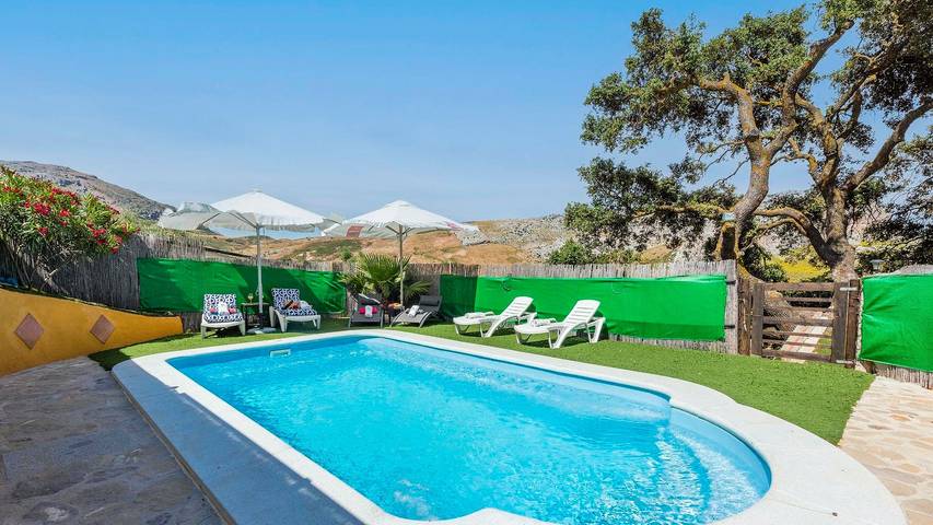 Villa for 4 people, with balcony/terrace and pool - 1