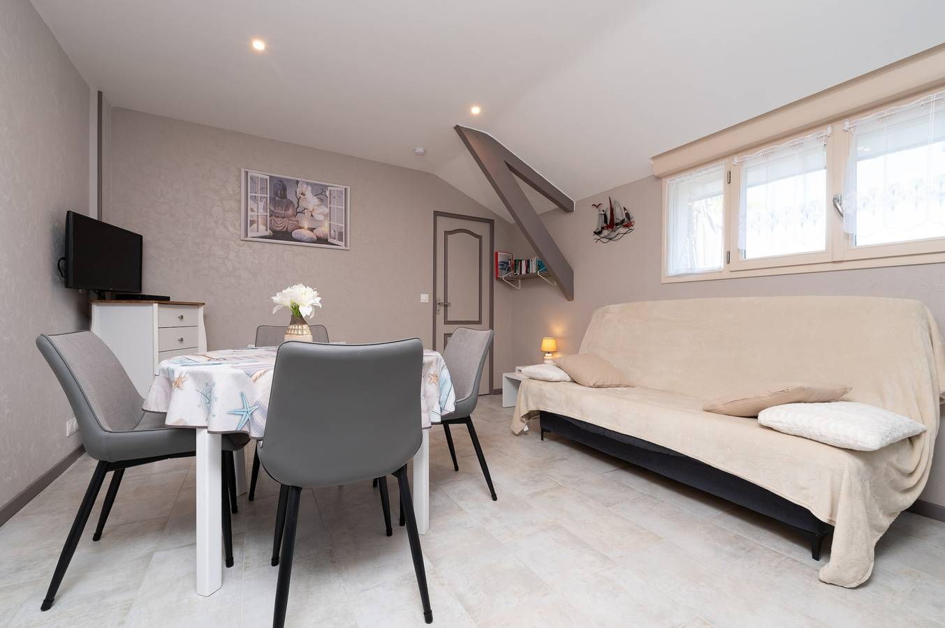 Ferienhaus 'Gîte Les Coralines' mit privater Terrasse, Gemeinschaftsgarten und Wlan in Plumergat, Côte des Mégalithes