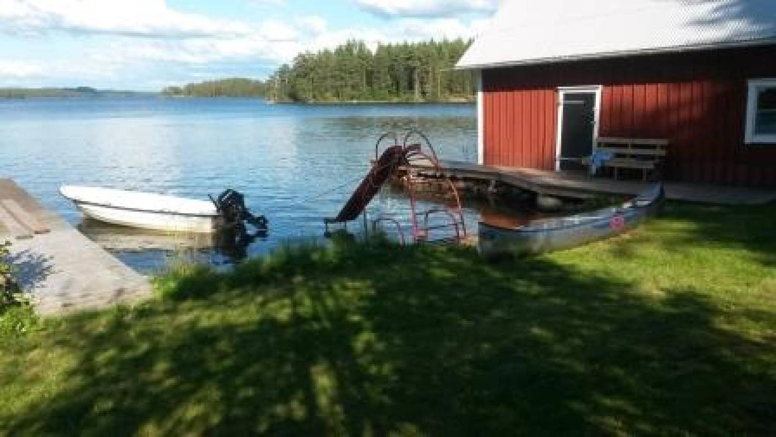 Ferienhaus mit eigener Badestelle in Ydre und Umgebung