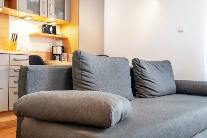 Hel studio-lejlighed, Haus Ersfeld – Garden Studio with Private Terrace and Wi-Fi in Bad Teinach-Zavelstein, Nord Sortskoven