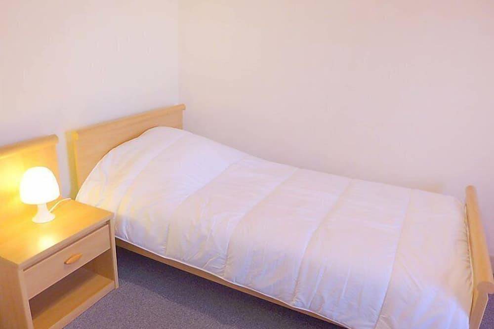 Entire apartment, Le Petit Robinson by Interhome in La Richardais, Saint-Malo region