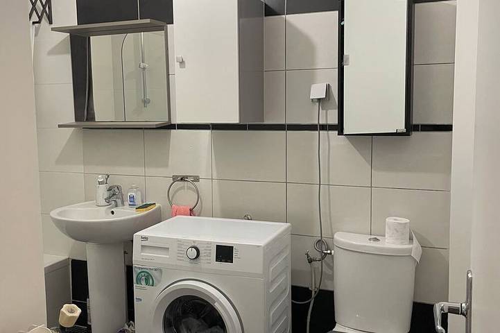 Appartement entier, Grand studio lumineux et calme à 15 mn de Paris - 10mn de La Défense/Celine Dion in Asnières-sur-Seine, Hauts-de-Seine