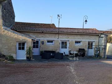 Location de vacances pour 4 personnes, avec jardin à Saint-Mandé-sur-Brédoire