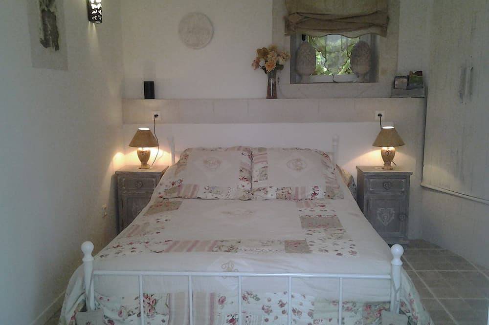 Cottage romantique unique du 15ème siècle, près de la ville historique de Richelieu, France in Prinçay, Vienne (France)