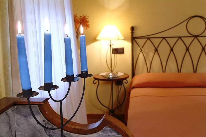 Gîte pour 13 personnes, avec jardin et terrasse, animaux acceptés à Garriguella - 4