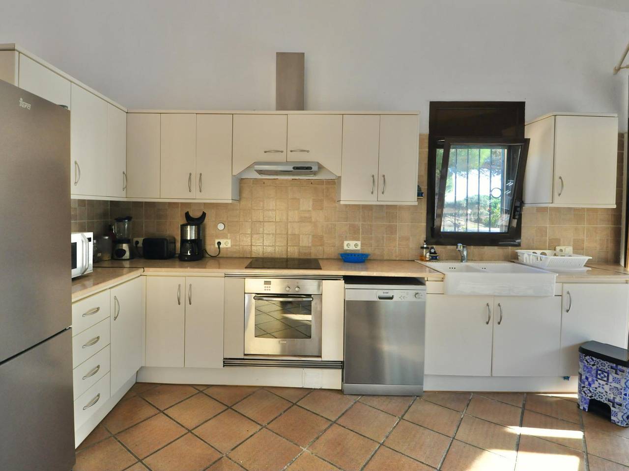 Geräumige Villa mit privatem Pool und Grill in Lloret de Mar, nahe dem Zentrum in Tossa de Mar, Costa Brava