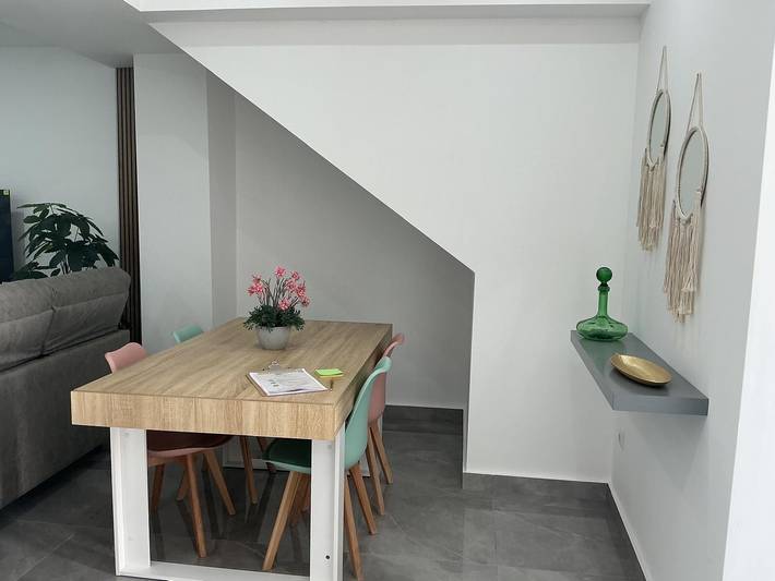 Casa vacacional 'Aleda' con terraza privada y Wi-Fi in Cuevas del Becerro, Provincia de Málaga