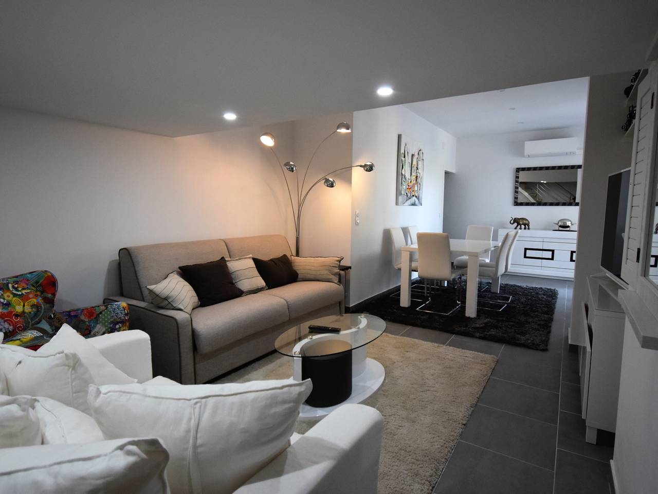 Entire apartment, Central Arcachon - Modern 1-Br Apartment with Loft, 2 Terraces, A/C, and Secure Parking in Arcachon, Arcachon region