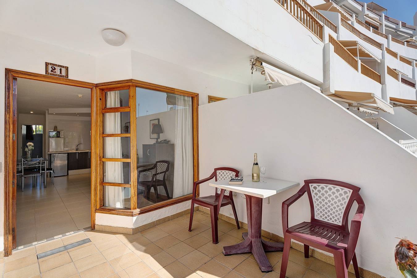 Entire apartment, Vacation Apartment 'Appartamento Costa Adeje' with Shared Pool in Puerto Colon, Adeje