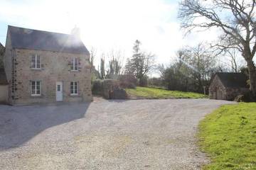 Gîte pour 4 personnes, avec jardin à Vasteville