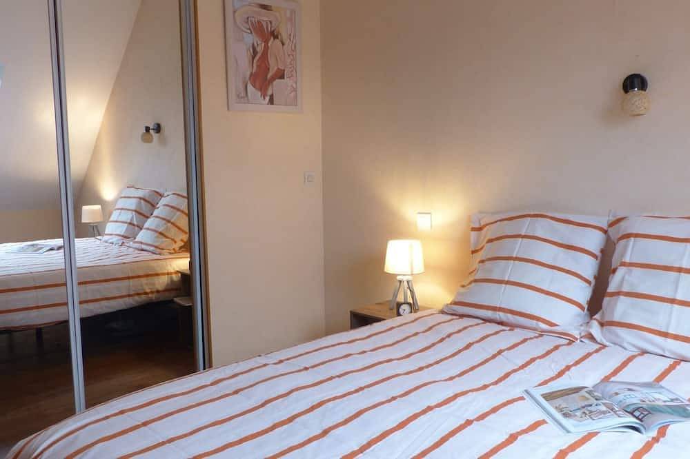 Charming village house near the Bono river in Plougoumelen, Côte des Mégalithes