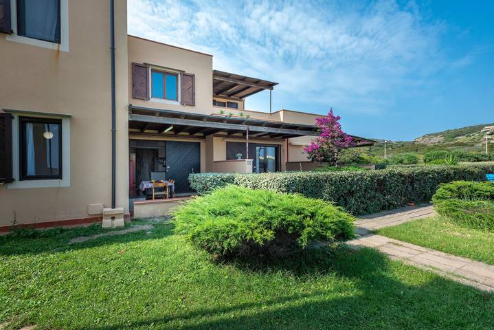 Casa de vacaciones "Pergola 707" a pocos metros de la playa con aire acondicionado y terraza privada in Spiaggia La Pelosa, Stintino