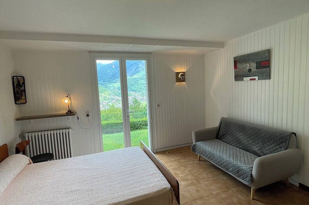 Appartement entier, Studio de plain-pied avec vue sur la vallée de Luz St Sauveur - jardin privé in Sazos, Parc national des Pyrénées