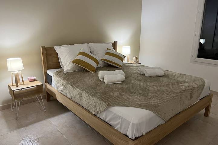 Golf de Pont Royal Villa air-conditioned 3 bedrooms Heated swimming pool Parking Garage in Mallemort, Region de Arles