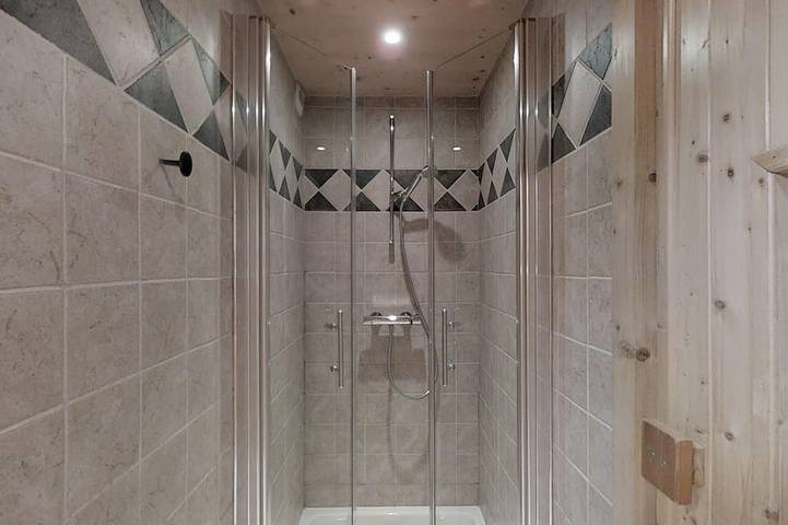 Individuelles Chalet : Nahe Skipisten, Süd/West, Garten, 5 Schlafzimmer, 100 m zur Skibus-Haltestelle in Le Grand-Bornand, Annecy und Umgebung