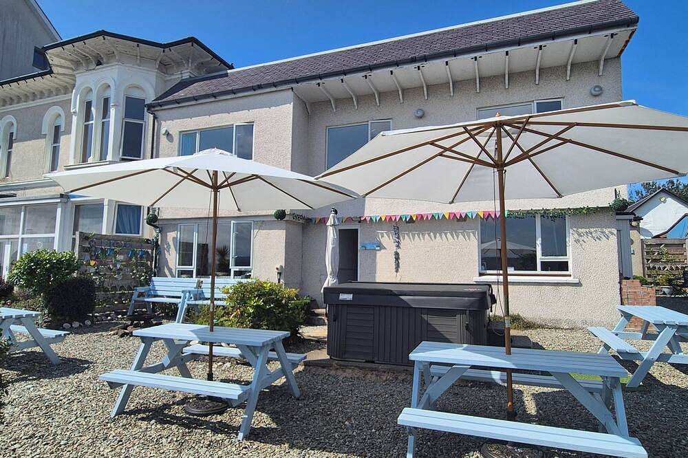 Holiday Rental for 17 People in Kirn, Dunoon
