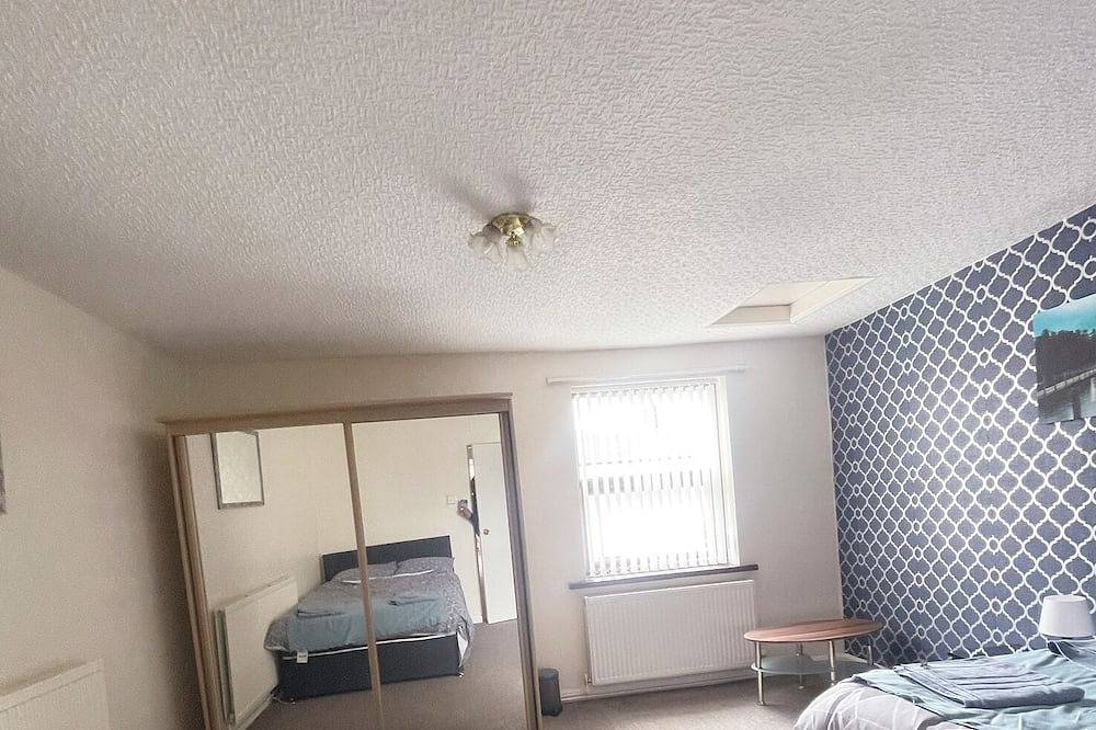Entire apartment, Super deluxe 3 bedrooms apartment in this popular area of Stanley in Wakefield, West Yorkshire