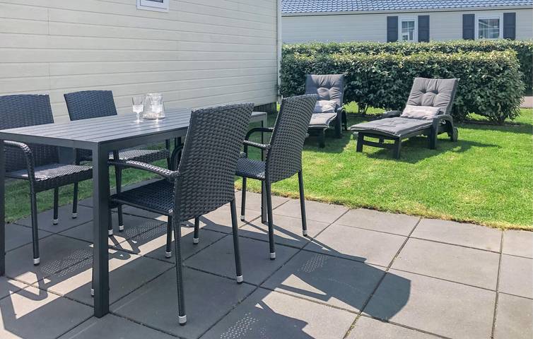 Wohnwagen für 4 Personen, mit Terrasse und Garten in Julianadorp - 3