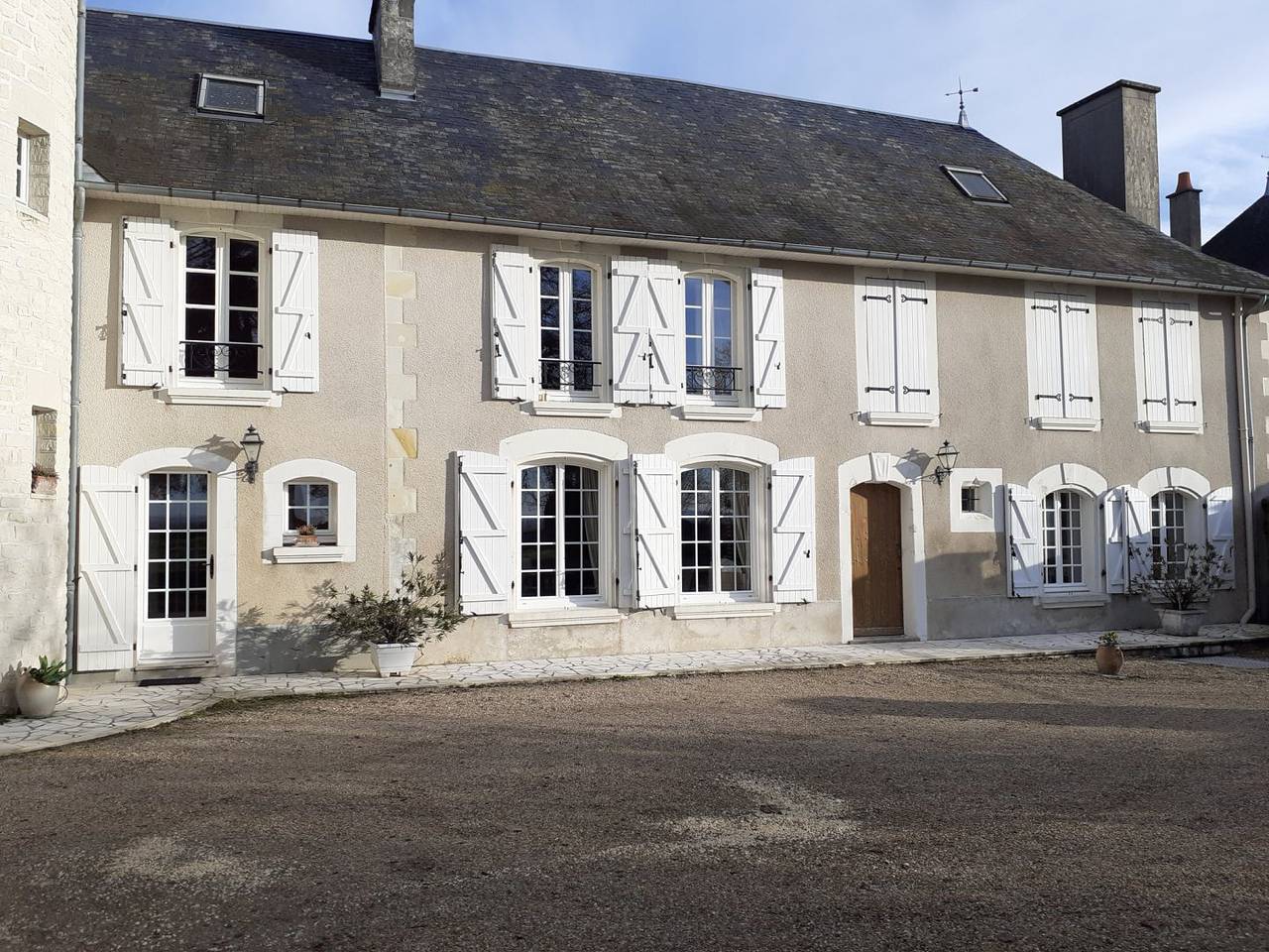 Le Relais des Chérelles à Thuré (86) - Chambre 1 grise in Thuré (Vienne), Vienne (France)