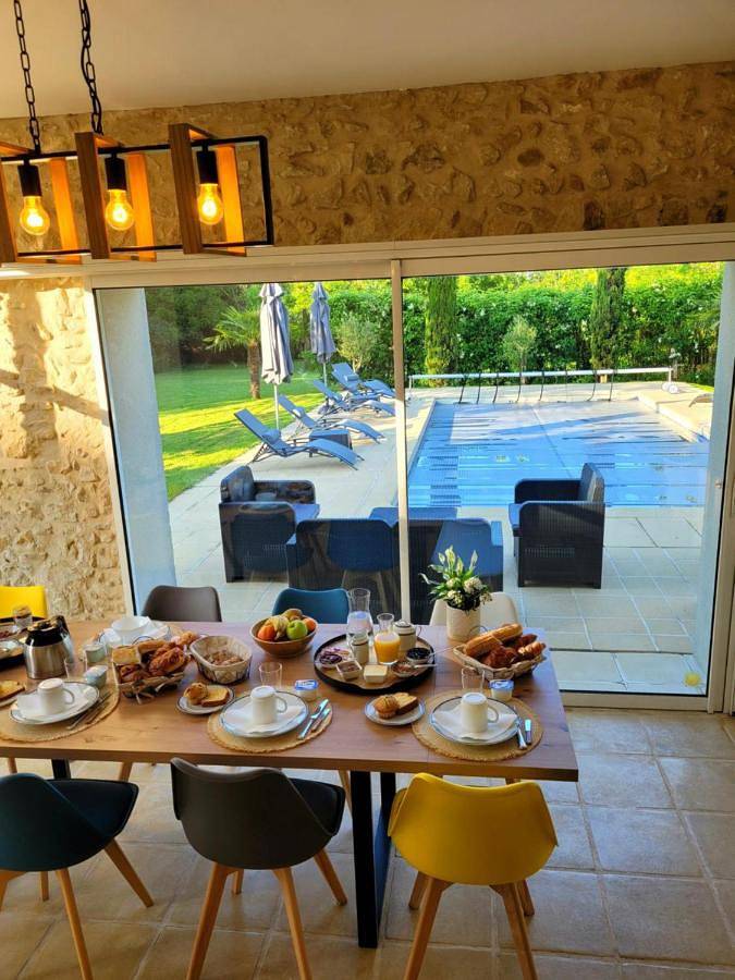 Location de vacances pour 2 personnes, avec jardin ainsi que terrasse et piscine à Genillé - 4