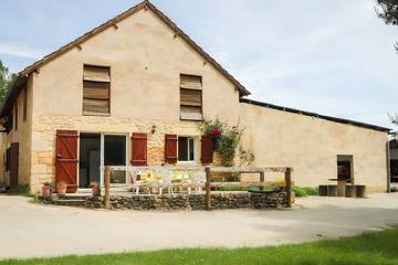 Gîte pour 6 personnes, avec jardin à Fajoles