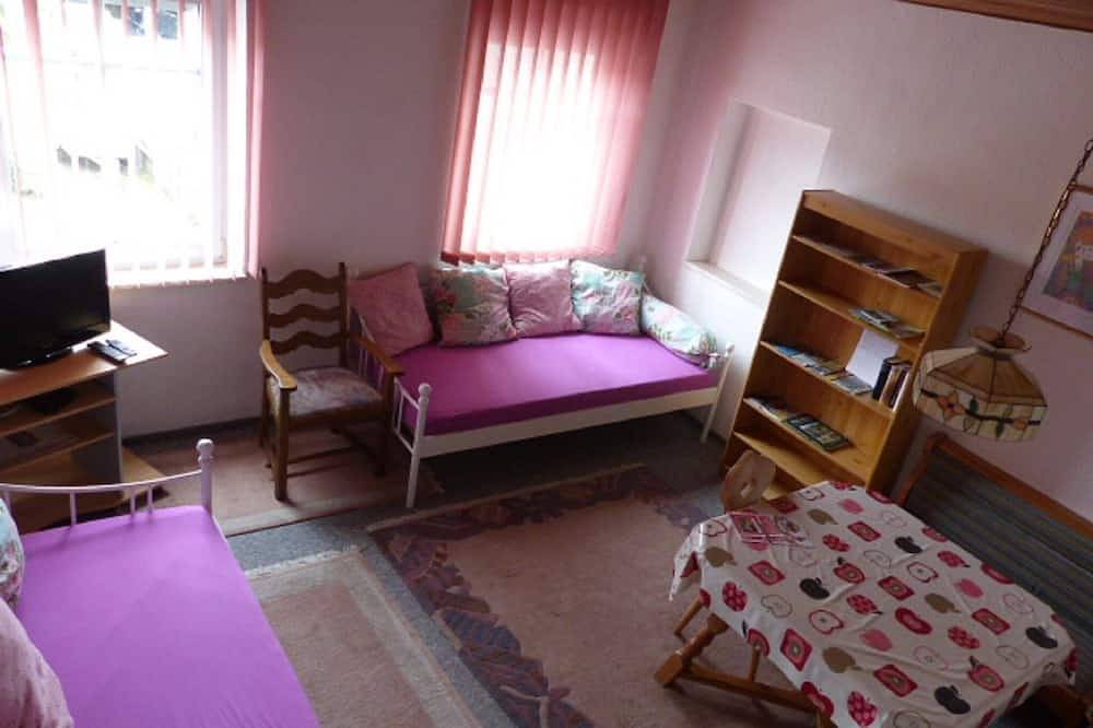 Geheel appartement, Um minuto a pé da zona pedonal, o quarto tem vista para o jardim in Nördlingen, Zwaben (Bayern)