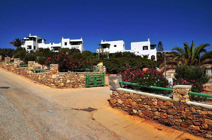 Gîte pour 2 personnes, avec Balcon et Terrasse ainsi que Jardin et Vue dans Koufonisia - 3