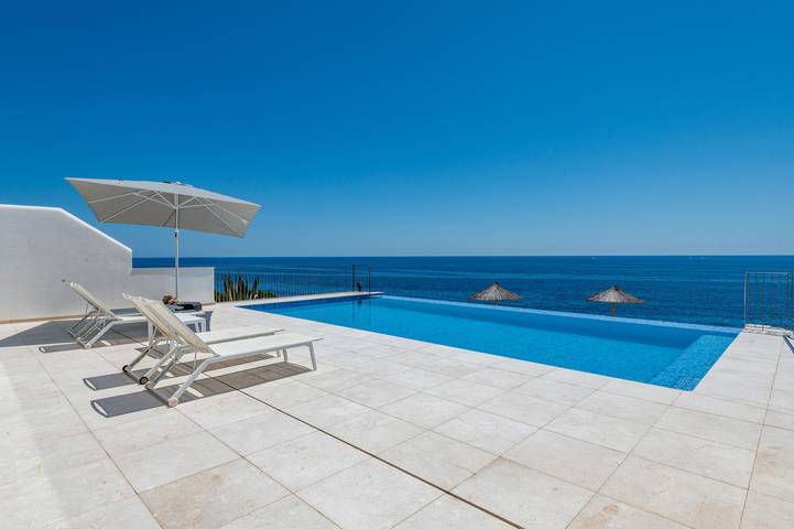 Ferienhaus für 10 Personen, mit Whirlpool und Terrasse sowie Garten und Pool in Cala Murada