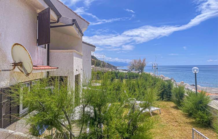 Ferienhaus für 9 Personen, mit Terrasse und Garten, mit Haustier - 1