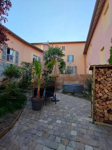 Cottage pour 4 personnes, avec terrasse, animaux acceptés à Anse