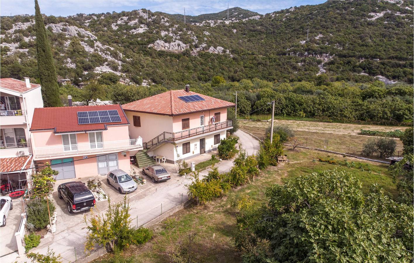 Gemütliche 100 m² große Wohnung in der Nähe der Küste und des Stadtzentrums mit Terrasse und Parkplatz in Peračko Blato, Dubrovnik-Neretva
