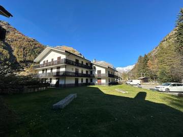 Gîte pour 4 personnes, avec vue et balcon dans Gressoney-Saint-Jean