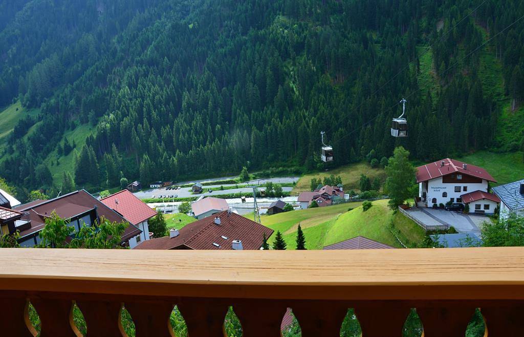 Ganze Ferienwohnung, Appartment 9 Pers./4 Schlafräume/Du+ Wc in Kappl, Verwall